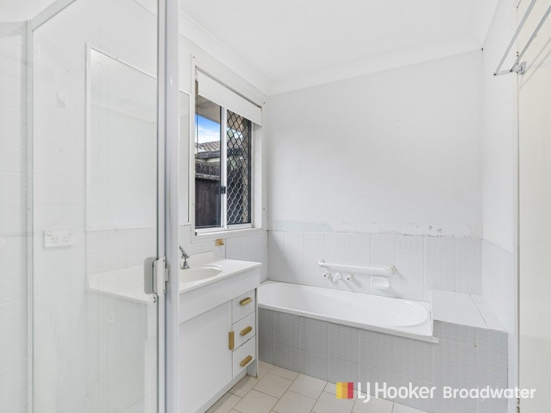 1/4 Freeman Street, Labrador QLD 4215