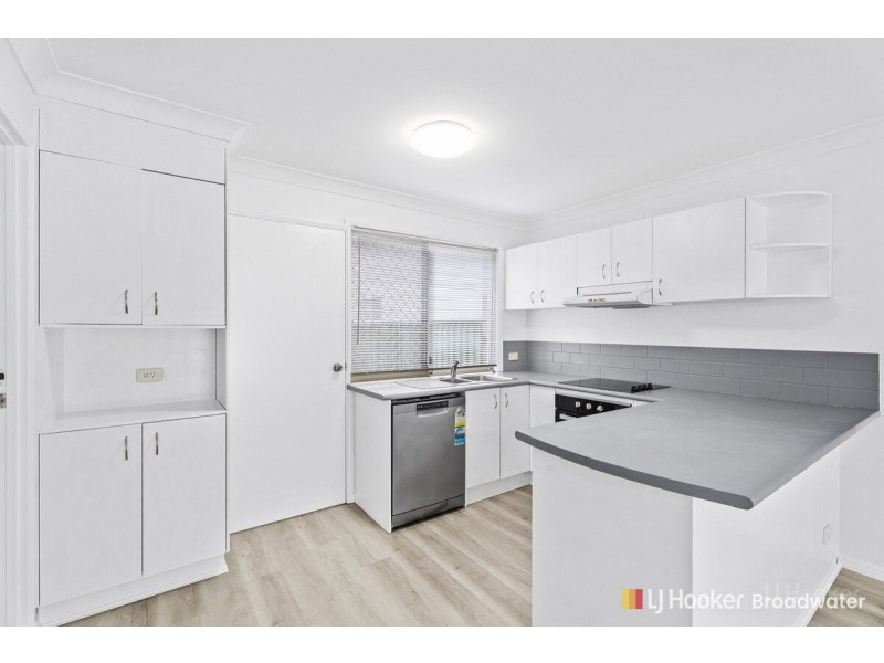 8/5 Ahern Street, Labrador QLD 4215