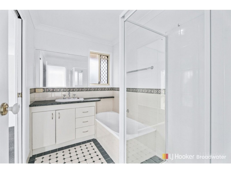 8/5 Ahern Street, Labrador QLD 4215