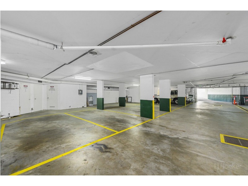 13/210 Marine Parade, Labrador QLD 4215