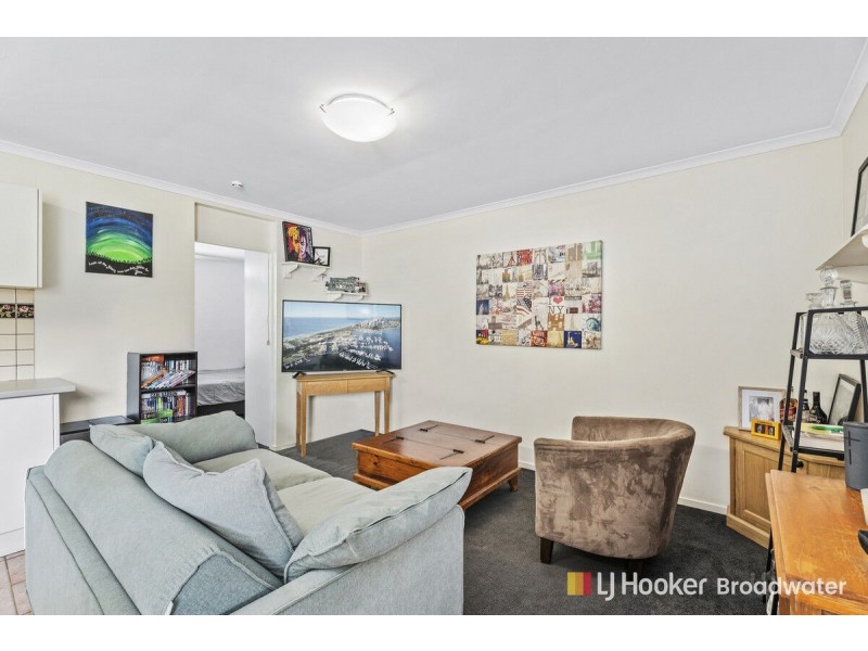 2/13 Central Street, Labrador QLD 4215