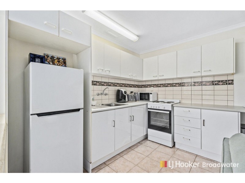 2/13 Central Street, Labrador QLD 4215