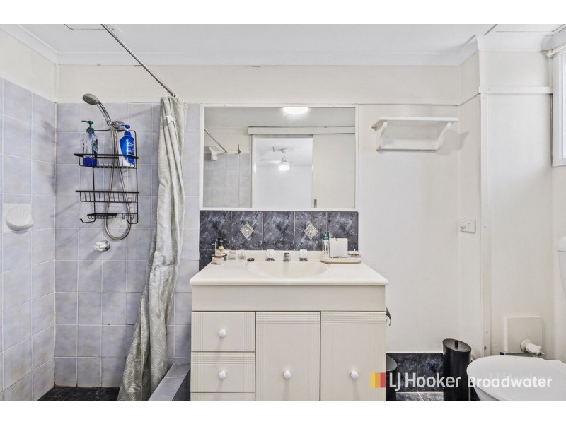 2/13 Central Street, Labrador QLD 4215