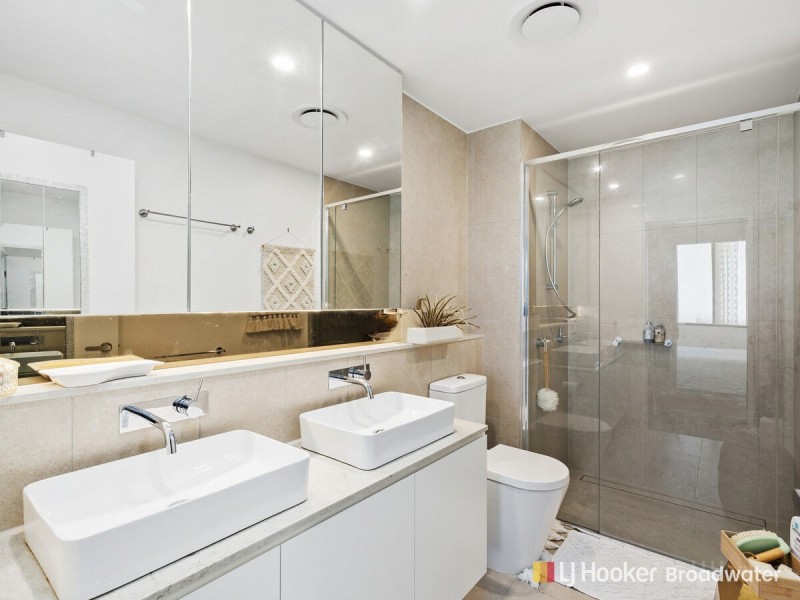 709/110 Frank Street, Labrador QLD 4215