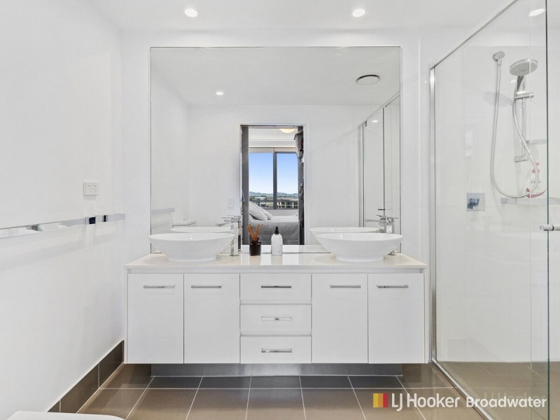 913/19 Imperial Parade, Labrador QLD 4215