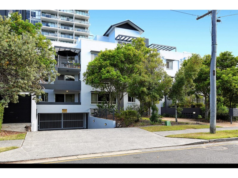 13/18 Parker Street, Labrador QLD 4215
