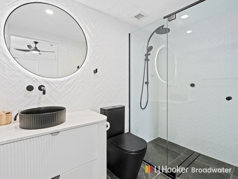 1401/41 Labrador Street, Labrador QLD 4215