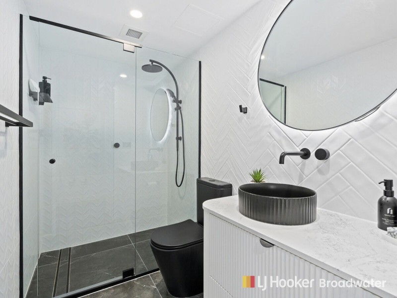 1401/41 Labrador Street, Labrador QLD 4215