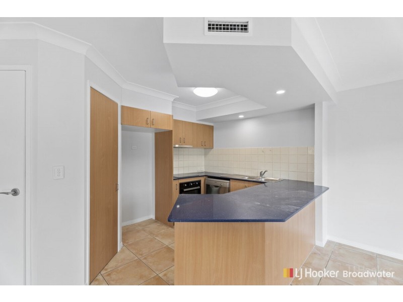 6/86 Imperial Parade, Labrador QLD 4215