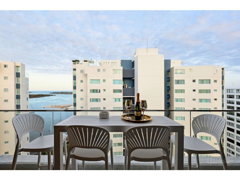 1403/41 Labrador Street, Labrador QLD 4215