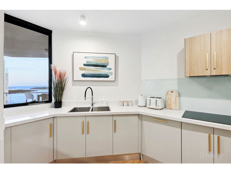 1403/41 Labrador Street, Labrador QLD 4215