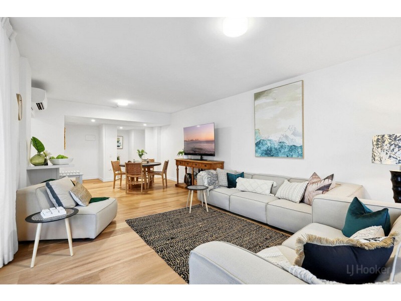 1403/41 Labrador Street, Labrador QLD 4215