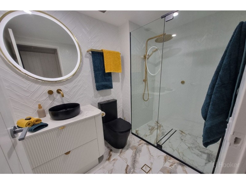 1403/41 Labrador Street, Labrador QLD 4215