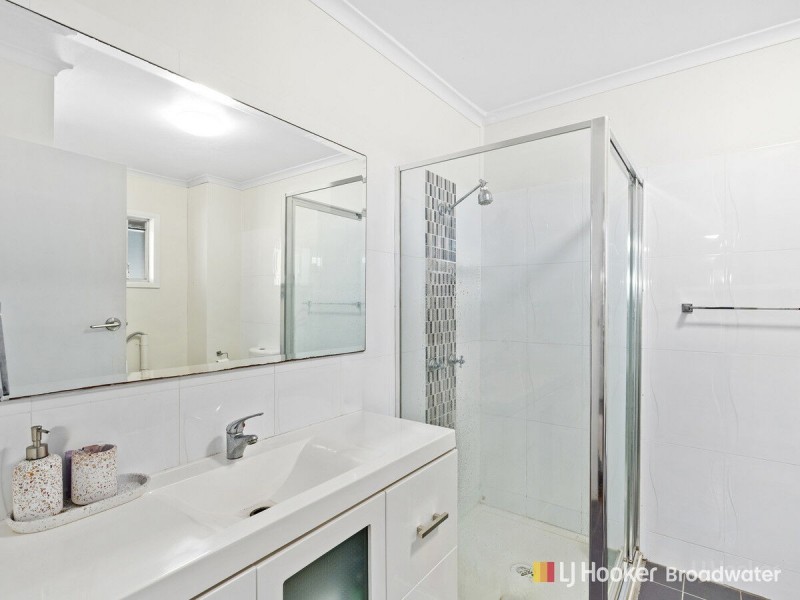 6/4 Sunshine Court, Labrador QLD 4215