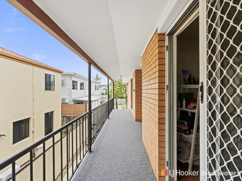 6/4 Sunshine Court, Labrador QLD 4215
