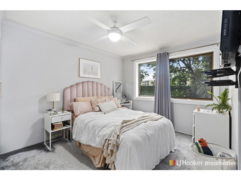 2/15 Burrows Street, Biggera Waters QLD 4216