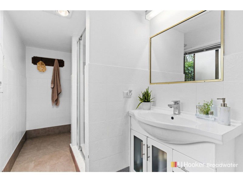 2/15 Burrows Street, Biggera Waters QLD 4216
