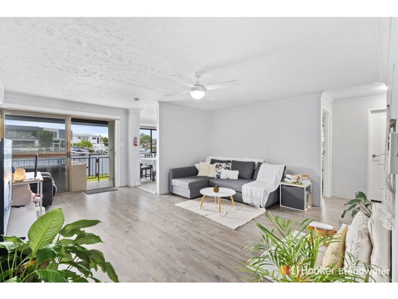 2/15 Burrows Street, Biggera Waters QLD 4216