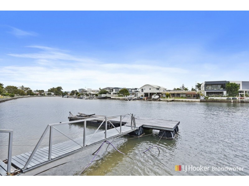 2/15 Burrows Street, Biggera Waters QLD 4216