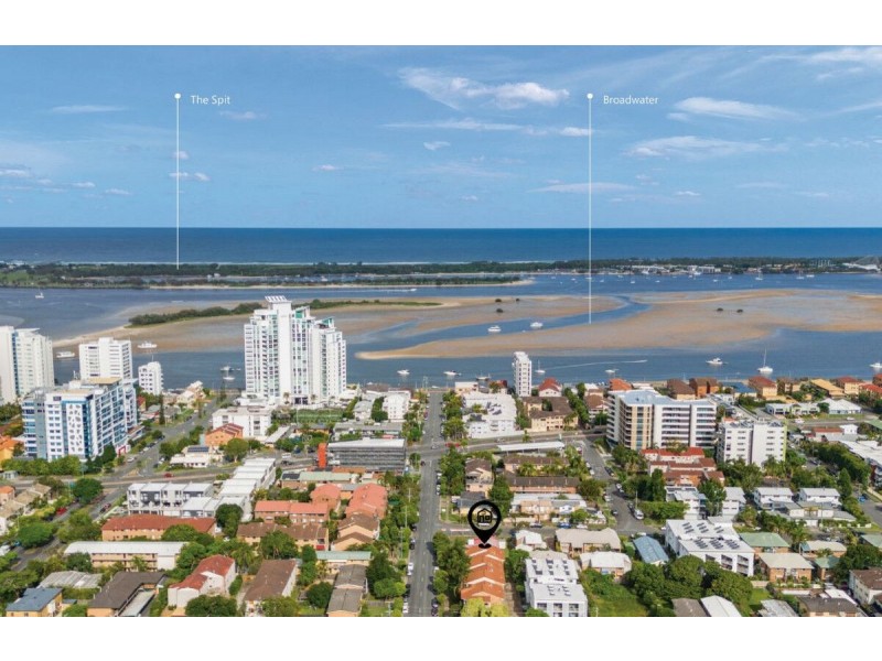 2/145 Muir Street, Labrador QLD 4215