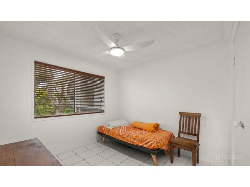 2/145 Muir Street, Labrador QLD 4215