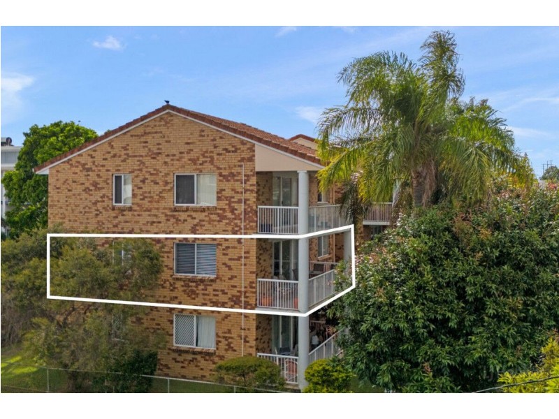 2/145 Muir Street, Labrador QLD 4215