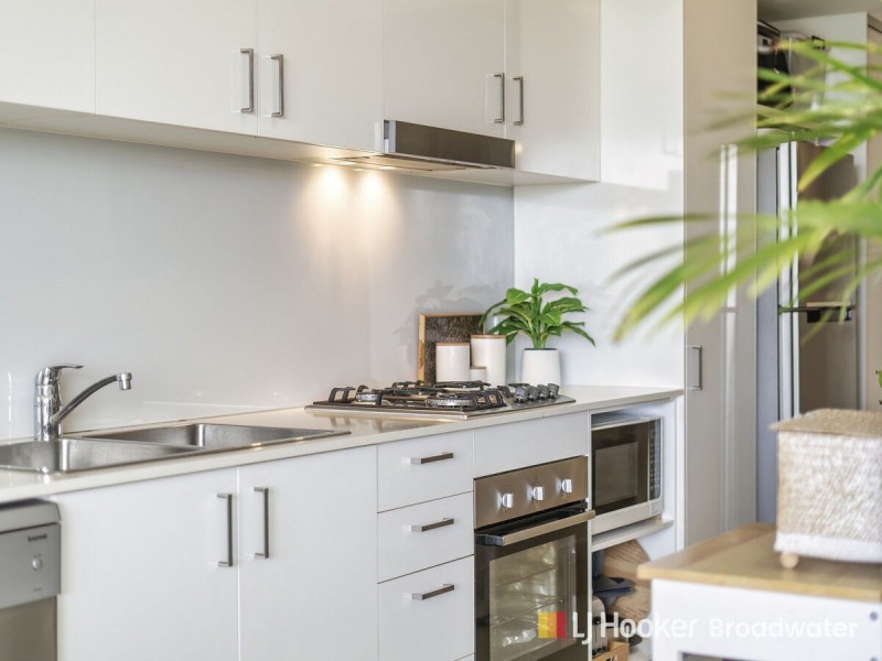 901/17 Bath Street, Labrador QLD 4215