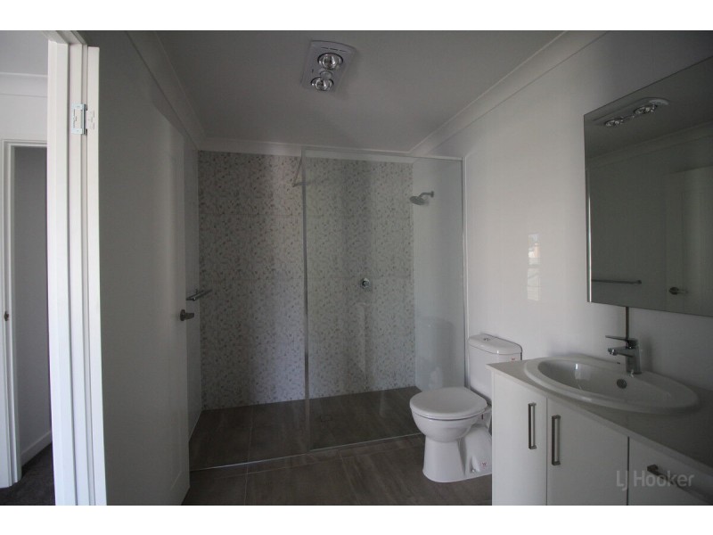 5/56 Imperial Parade, Labrador QLD 4215