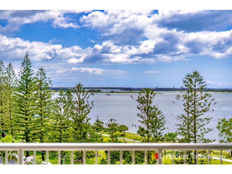 701/182-192 Marine Parade, Labrador QLD 4215