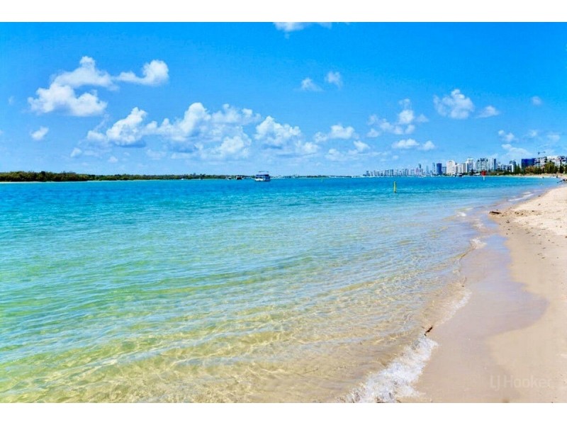 701/182-192 Marine Parade, Labrador QLD 4215