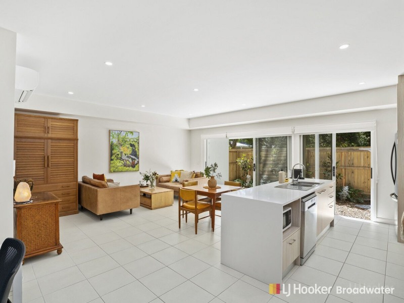 8/138 Central Street, Labrador QLD 4215