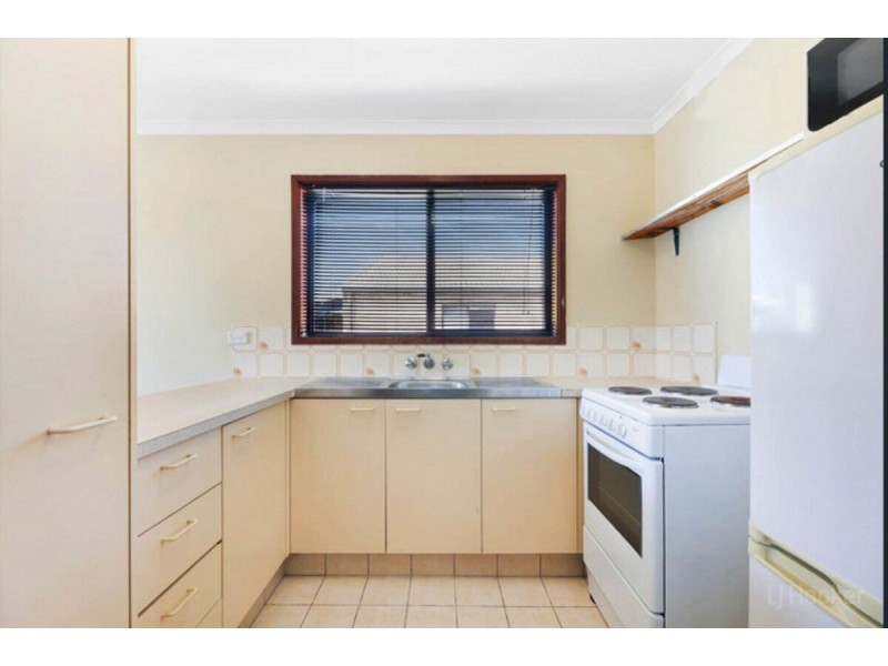 18/28 Hunter Avenue, Labrador QLD 4215