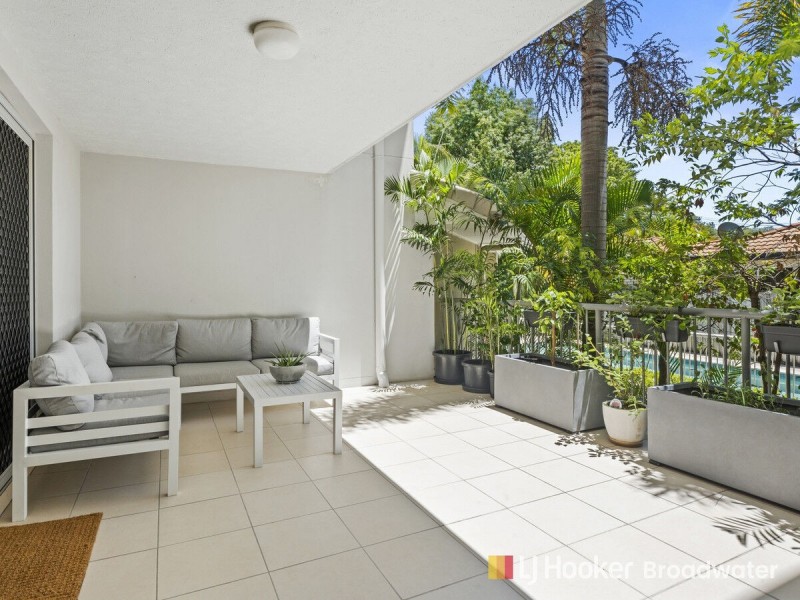 2/99 Muir Street, Labrador QLD 4215