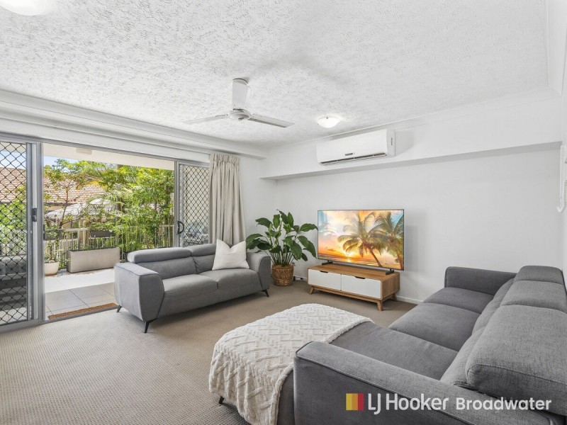 2/99 Muir Street, Labrador QLD 4215