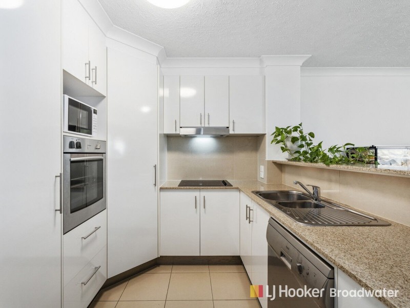 2/99 Muir Street, Labrador QLD 4215
