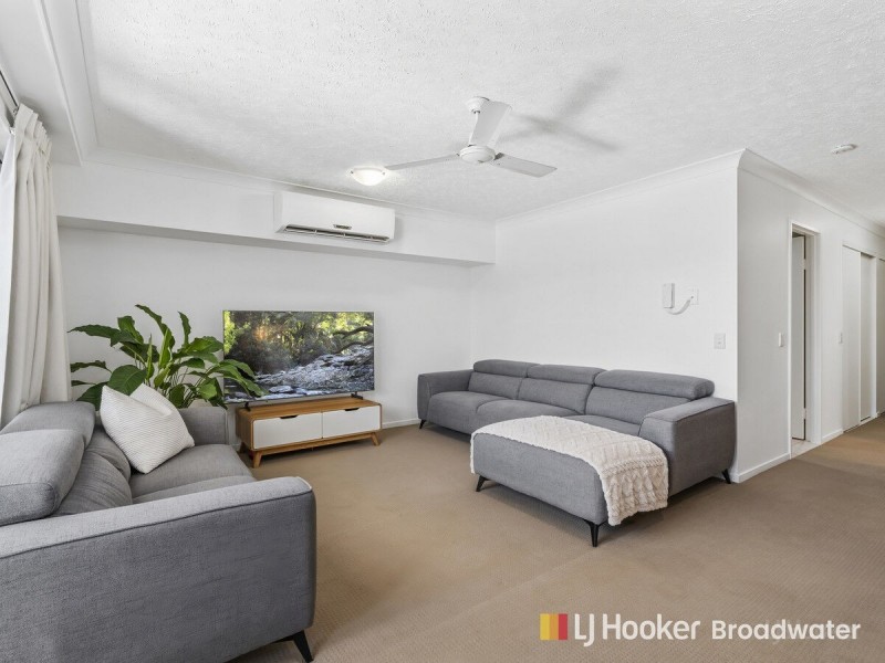 2/99 Muir Street, Labrador QLD 4215