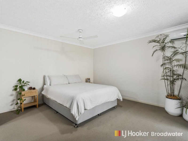 2/99 Muir Street, Labrador QLD 4215