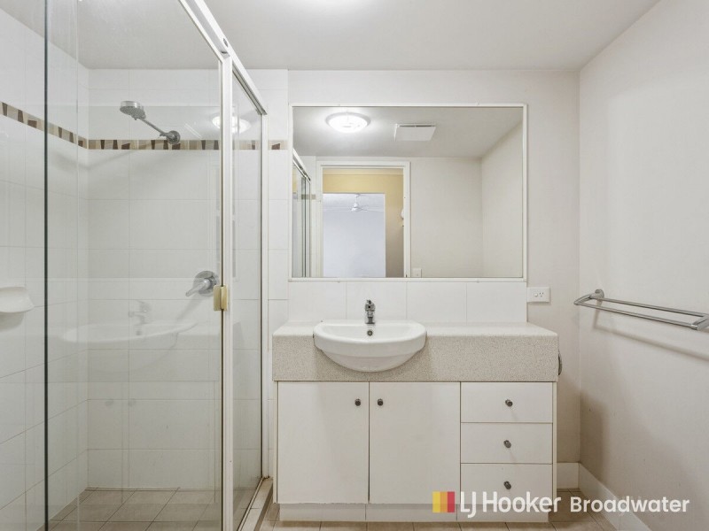 2/99 Muir Street, Labrador QLD 4215