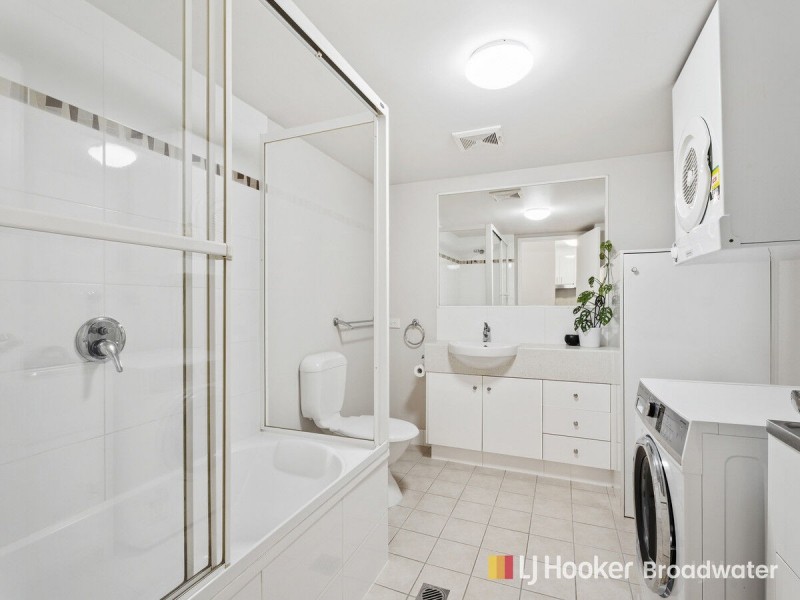 2/99 Muir Street, Labrador QLD 4215