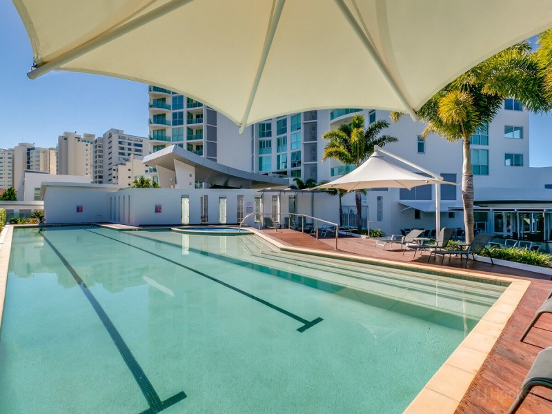 706/300 Marine Parade, Labrador QLD 4215