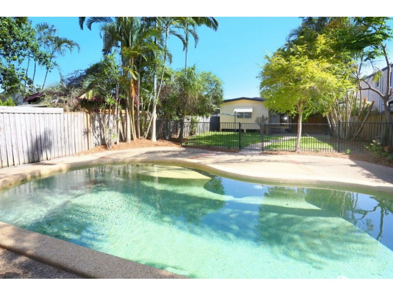 11 Nevenia Street, Labrador QLD 4215