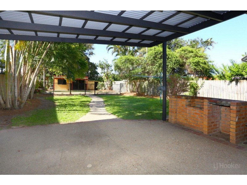 11 Nevenia Street, Labrador QLD 4215