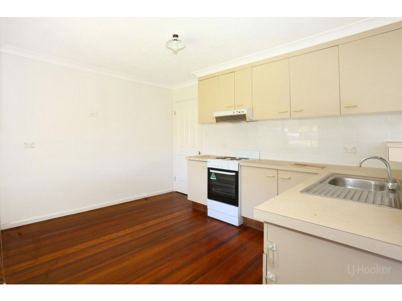 11 Nevenia Street, Labrador QLD 4215
