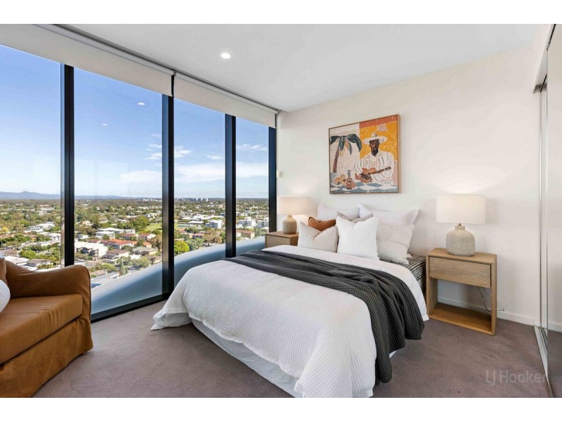 1808/180 Marine Parade, Labrador QLD 4215