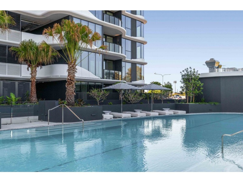 1808/180 Marine Parade, Labrador QLD 4215