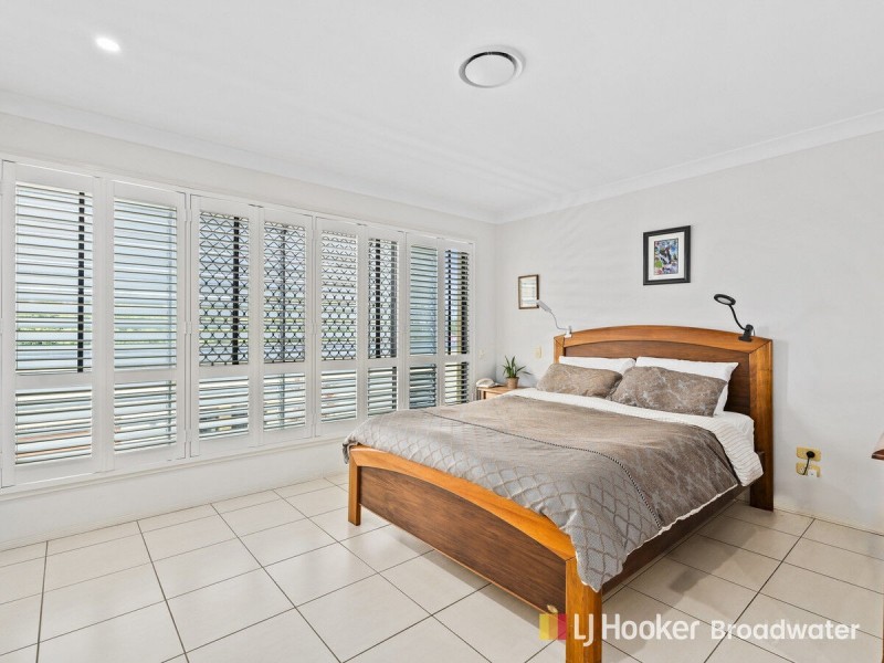 2/3 Hilltop  Street, Labrador QLD 4215