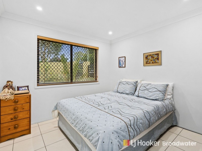 2/3 Hilltop  Street, Labrador QLD 4215