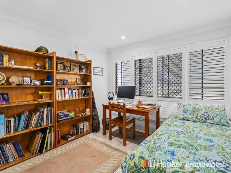 2/3 Hilltop  Street, Labrador QLD 4215