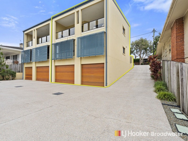 2/3 Hilltop  Street, Labrador QLD 4215