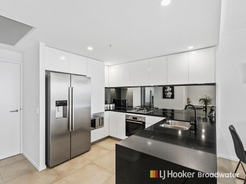 1002/372 Marine Parade, Labrador QLD 4215